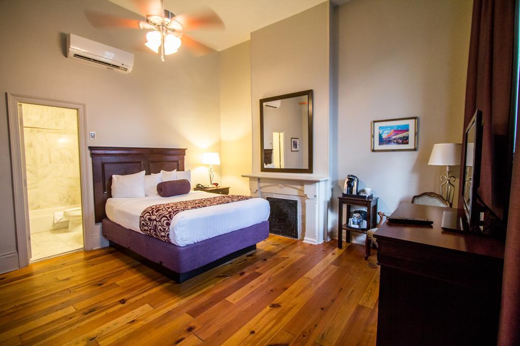 Inn On St. Ann, A French Quarter Guest Houses Property New Orleans Bagian luar foto